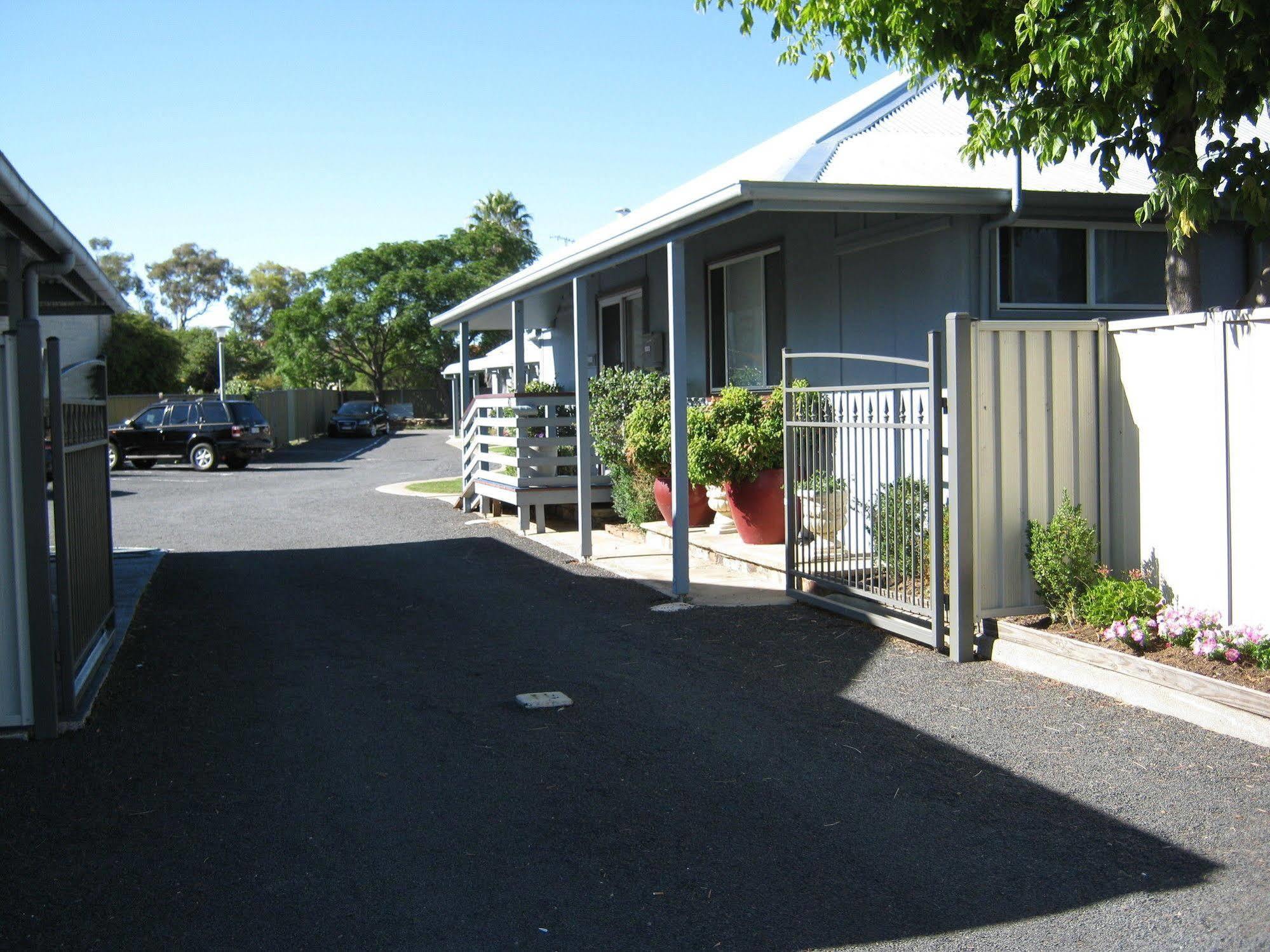 Canberra Ave Villas Queanbeyan Eksteriør billede